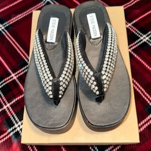 NWOT Steve Madden Platform Women Thong Sandals